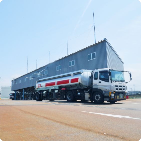 石油基地運営